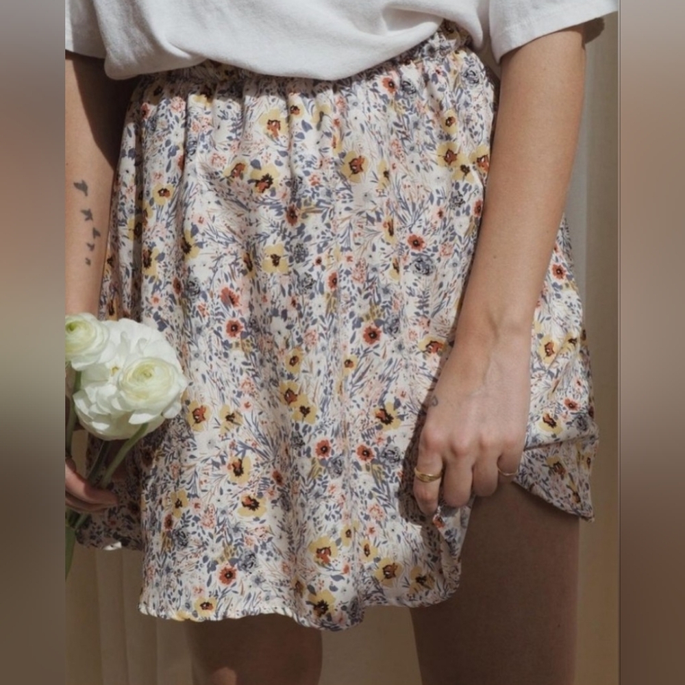 Essentiels & Co. XL Floral Mini Skirt